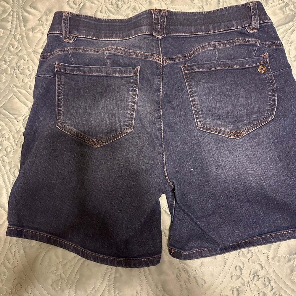 Democracy Dark Blue Jean Shorts bin3 - Picture 4 of 4